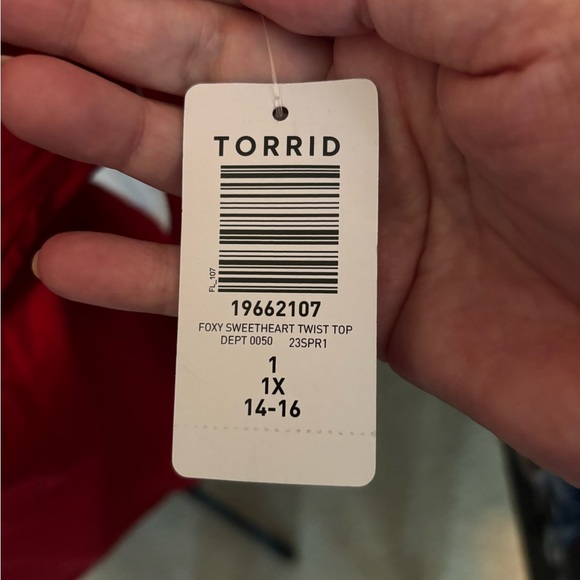 Torrid Womens Foxy Sweetheart Twist Top Size 1 Red NWT - Picture 5 of 7